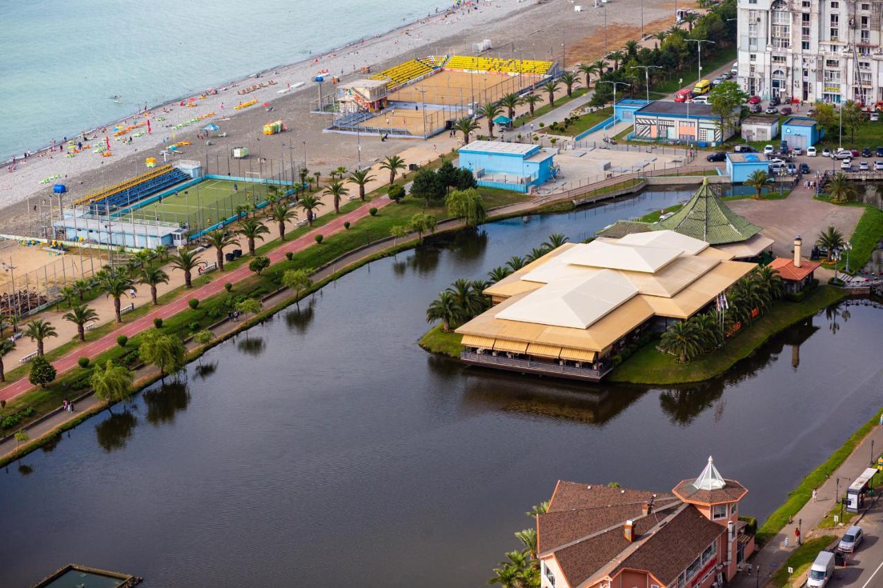 G-Point City Beach Батуми Екстериор снимка